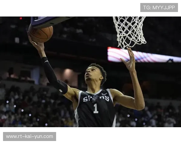 雷霆赛前敲鼓传统回应马刺，文班亚马打鼓庆祝视频热传